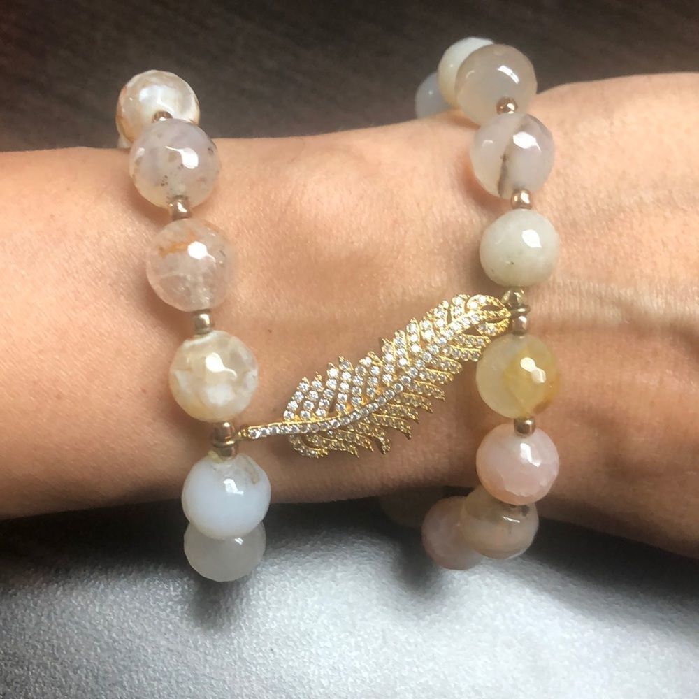 Beautiful feather natural beaded bracelet